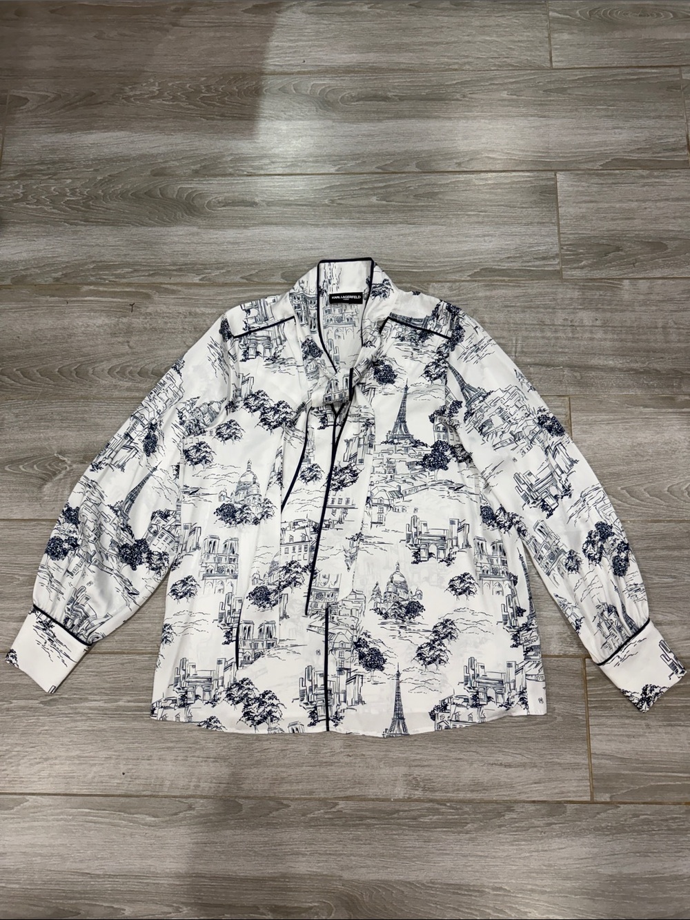 Karl Lagerfeld White & Navy blouse size L